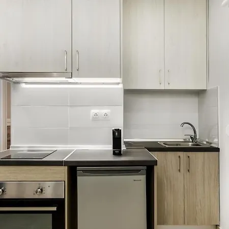 Premium, Modern In City Center Apartment *